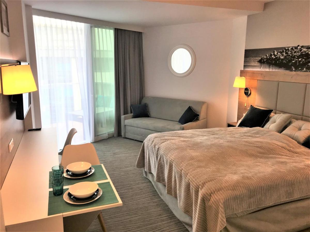 6 Pietro Seaside Apartment Kolobrzeg Bagian luar foto