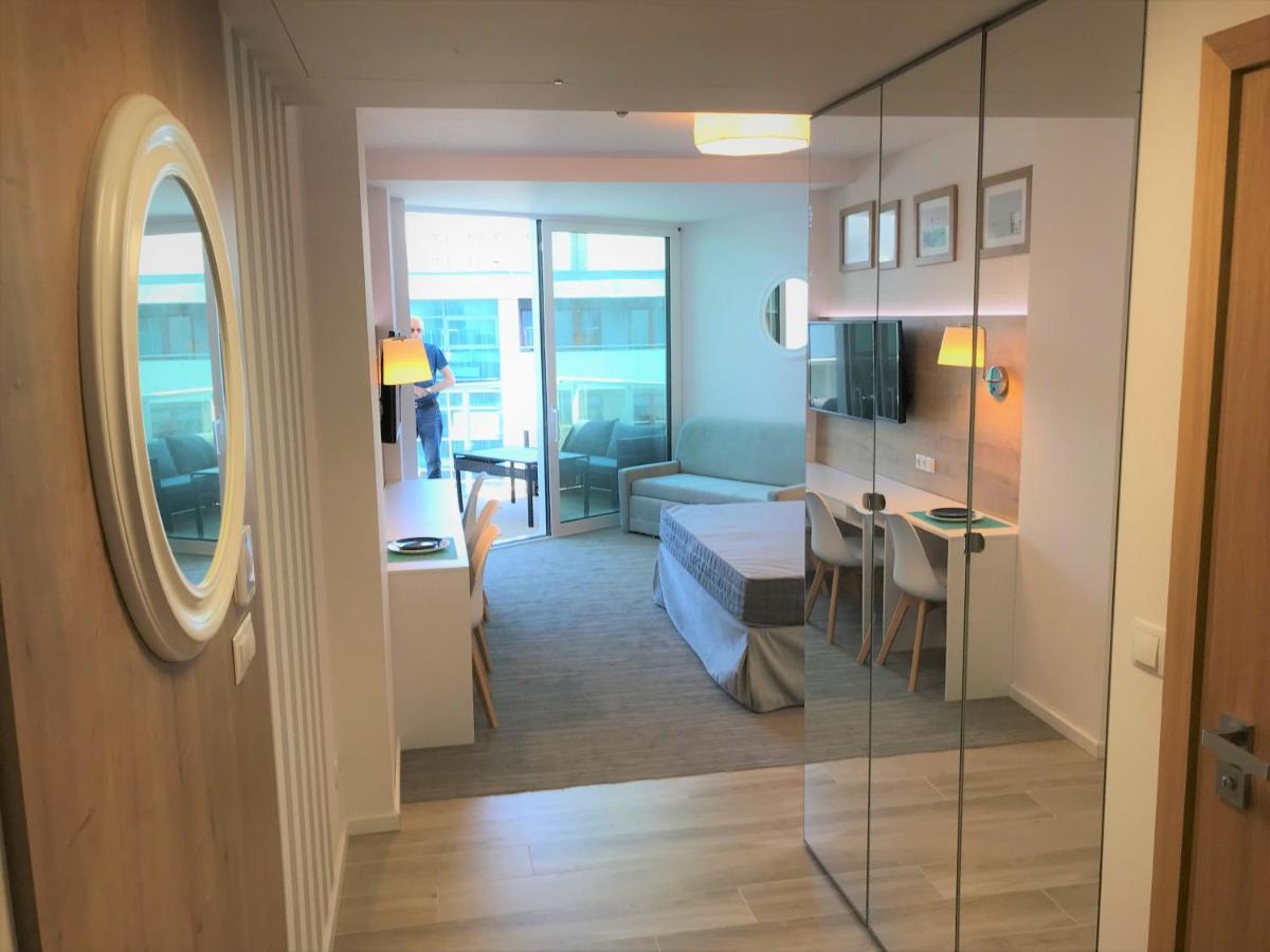 6 Pietro Seaside Apartment Kolobrzeg Bagian luar foto