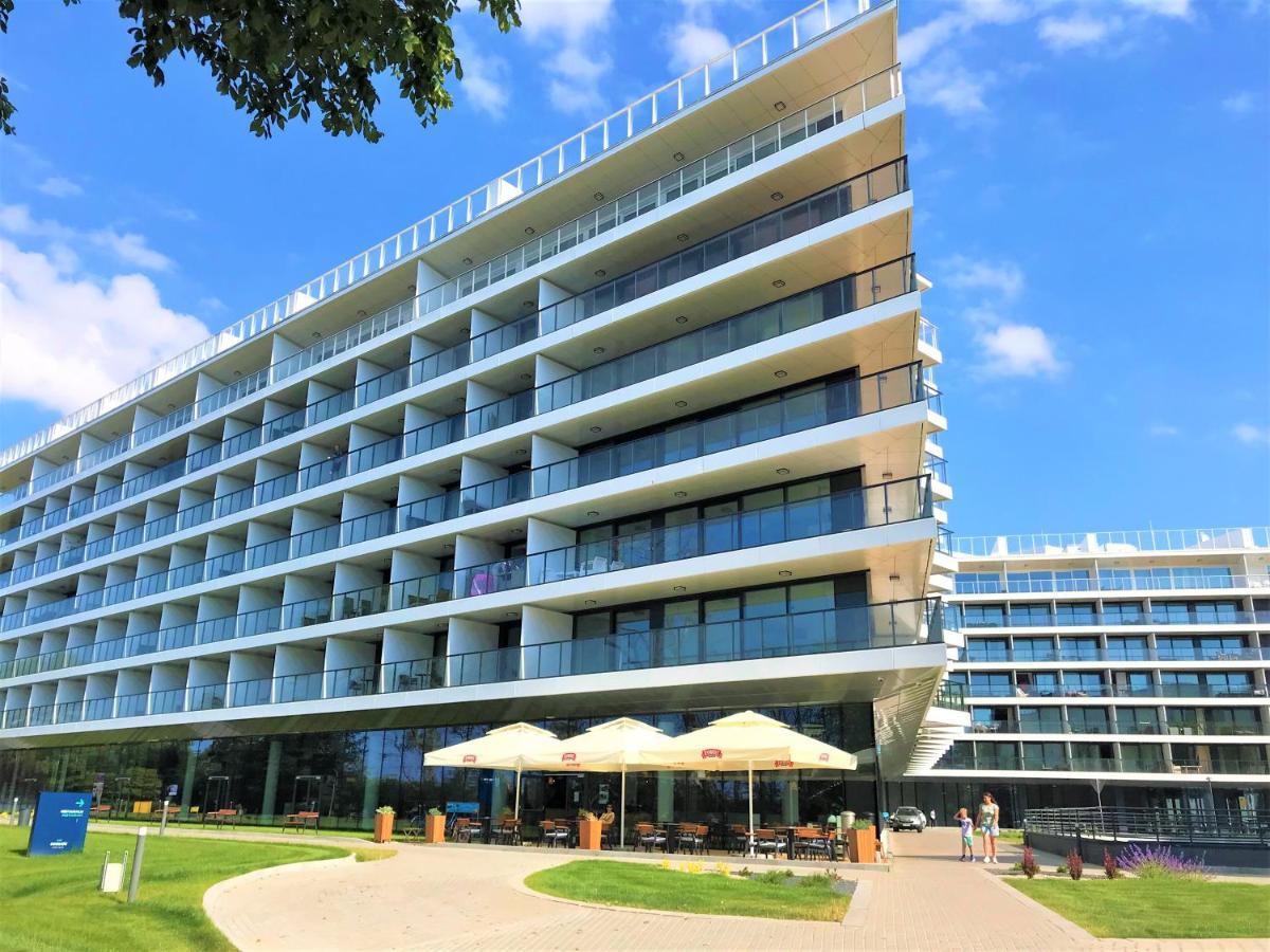 6 Pietro Seaside Apartment Kolobrzeg Bagian luar foto