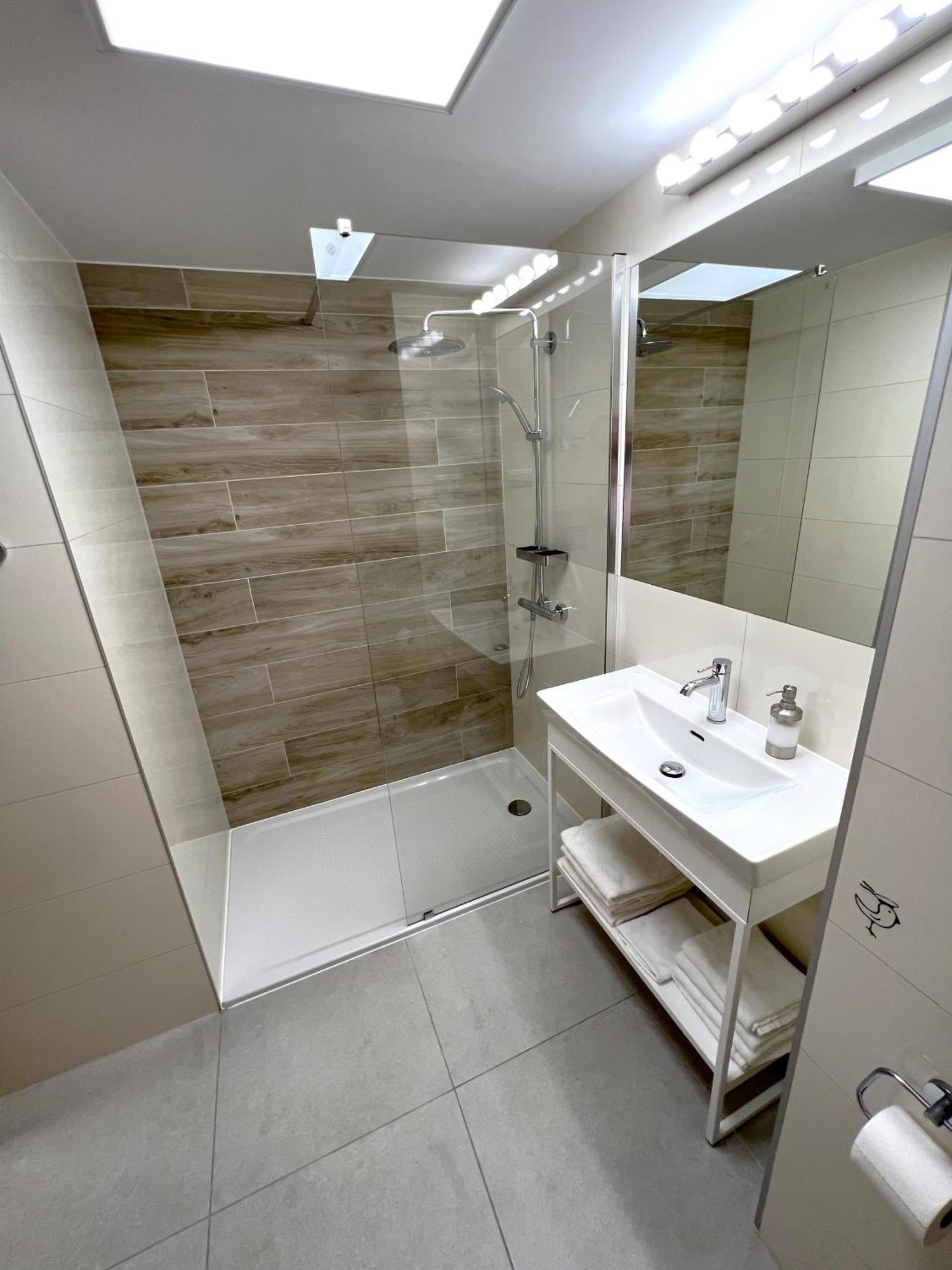 6 Pietro Seaside Apartment Kolobrzeg Bagian luar foto