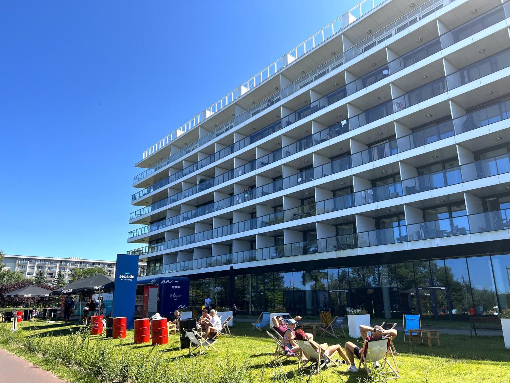 6 Pietro Seaside Apartment Kolobrzeg Bagian luar foto