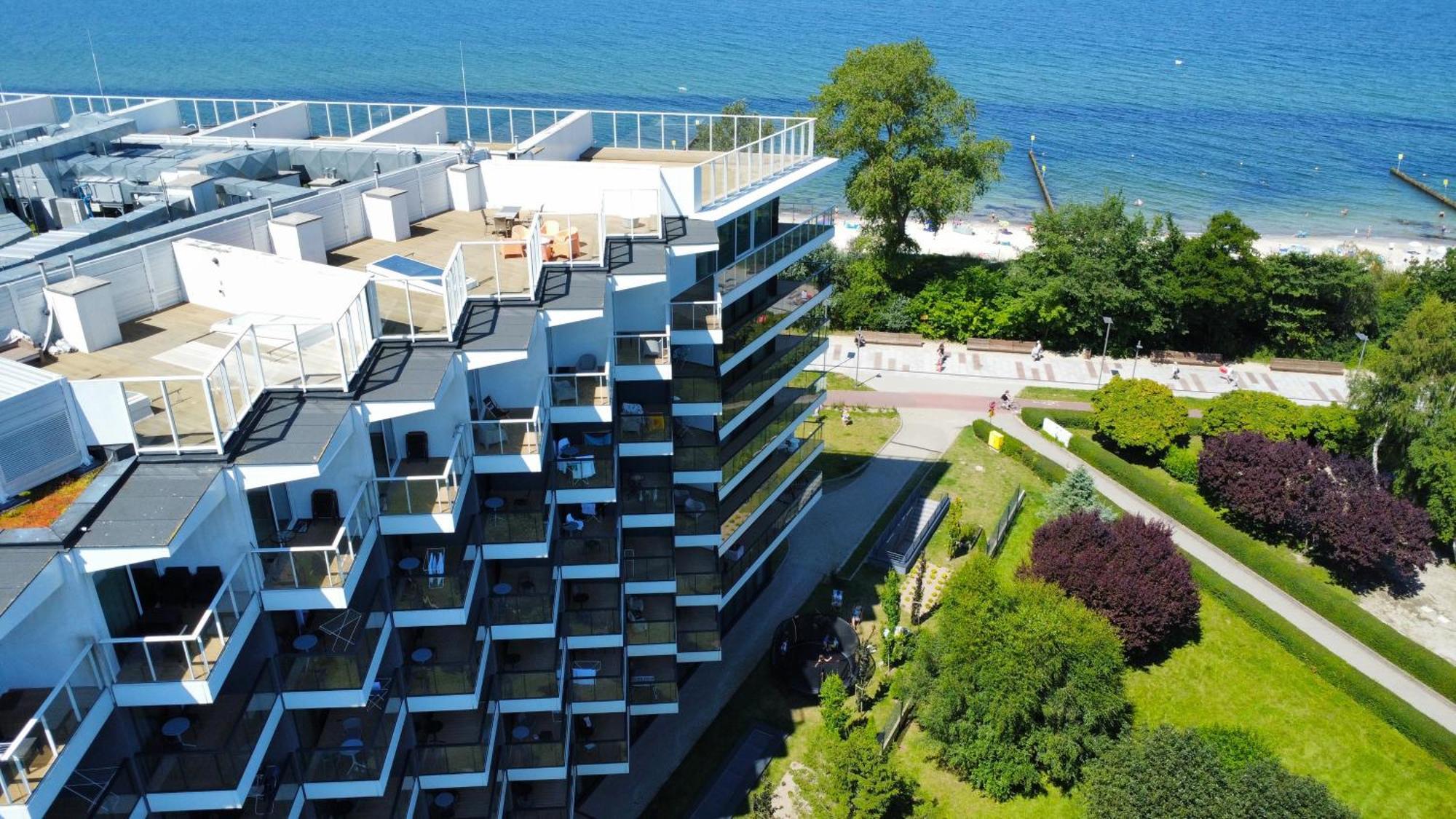 6 Pietro Seaside Apartment Kolobrzeg Bagian luar foto