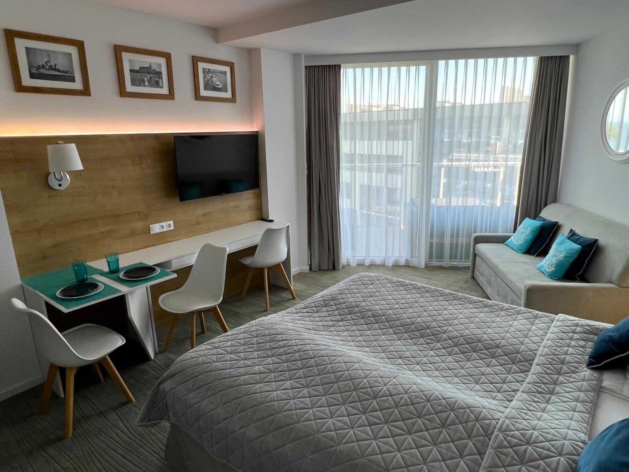 6 Pietro Seaside Apartment Kolobrzeg Bagian luar foto